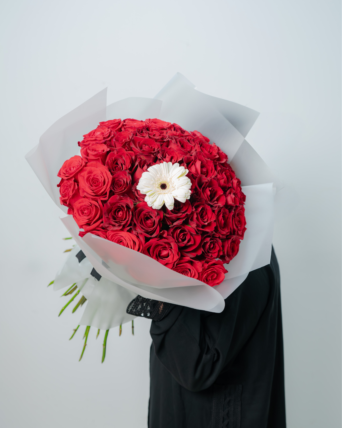 Love’s Halo flower bouquet with fresh flowers in Dubai