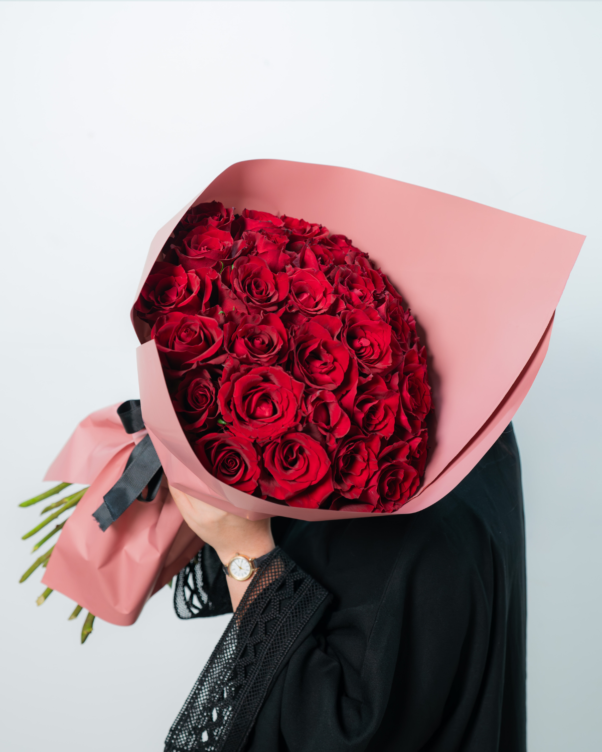 fresh buy thirty kisses flower bouquet in Dubai